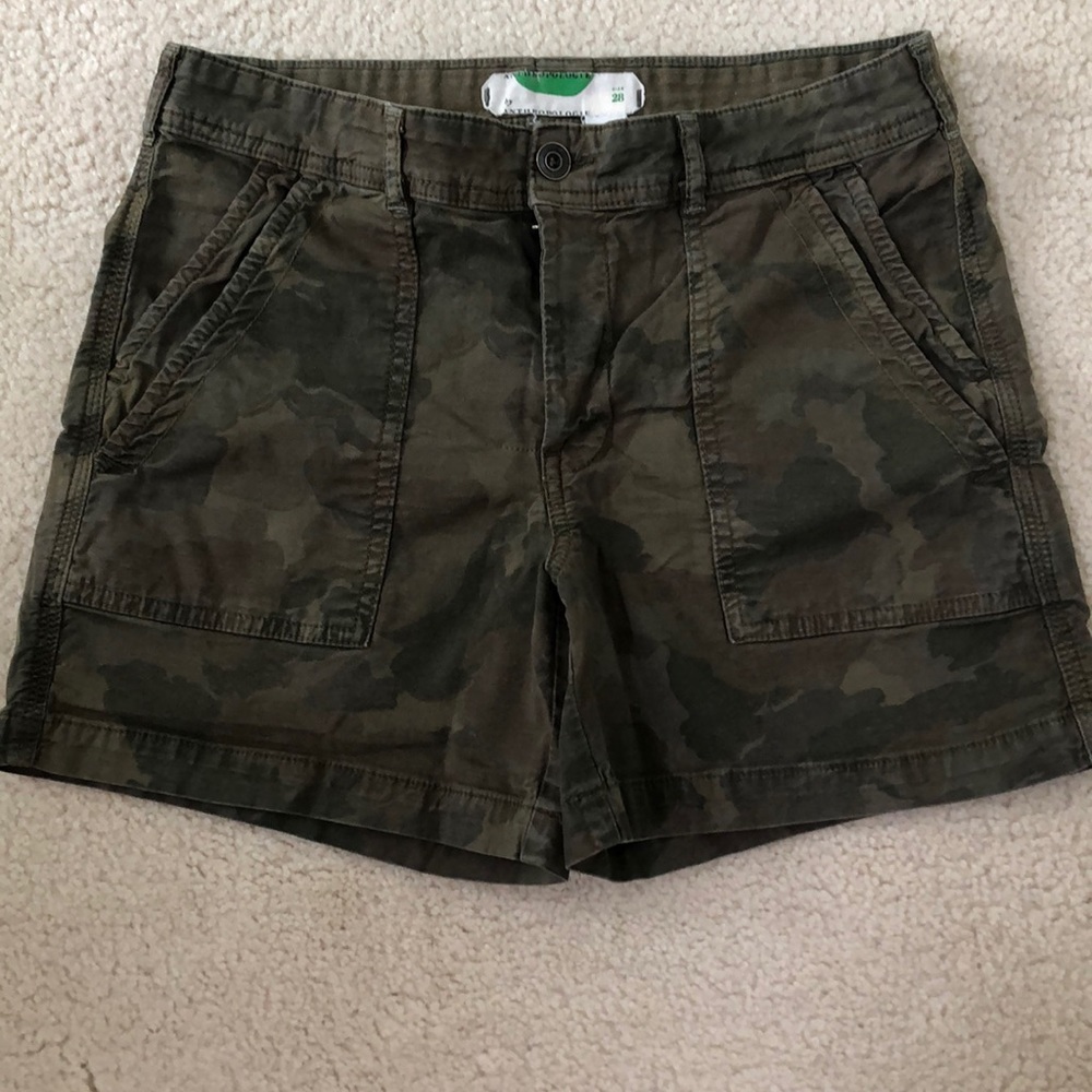 Anthropologie camo shorts